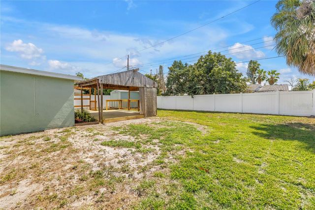 2112 HOPKINS DRIVE W, Bradenton, FL 34207