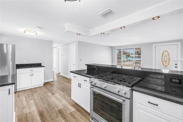 2112 HOPKINS DRIVE W, Bradenton, FL 34207