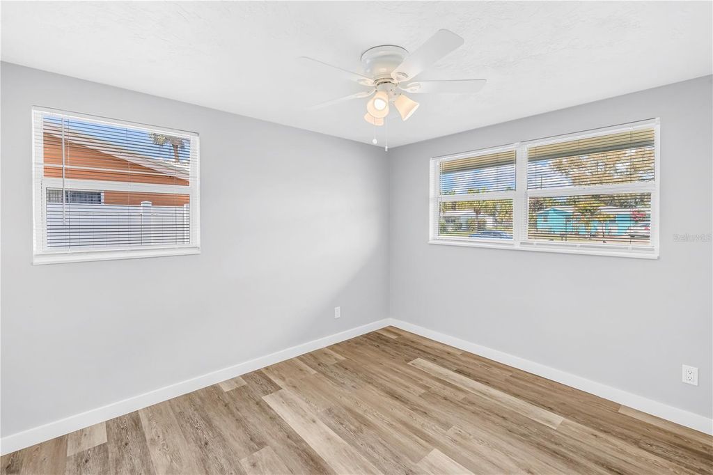 Image 15 of property listing at 2112 HOPKINS DRIVE W, Bradenton, FL 34207