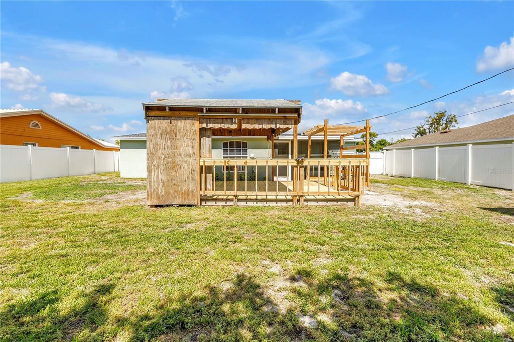 Image 25 of property listing at 2112 HOPKINS DRIVE W, Bradenton, FL 34207