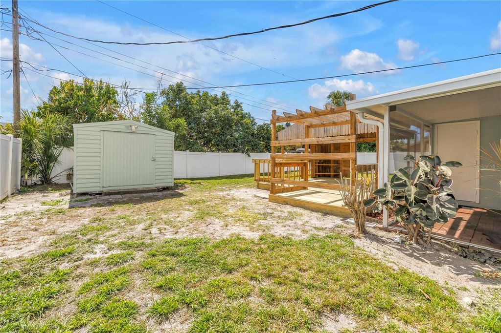 Image 30 of property listing at 2112 HOPKINS DRIVE W, Bradenton, FL 34207