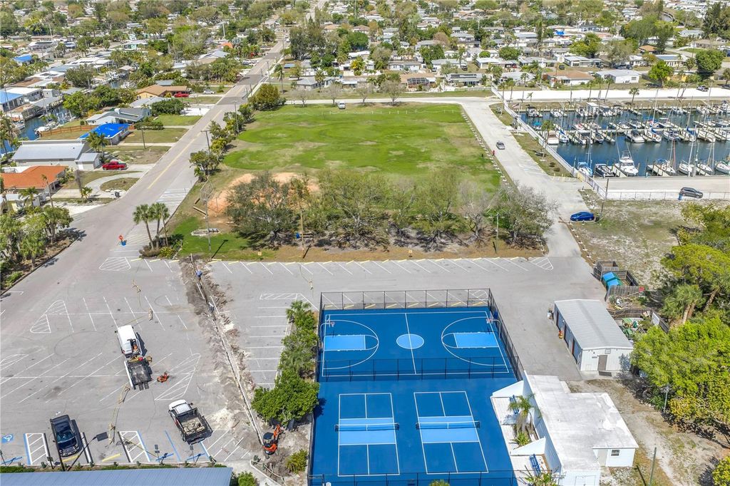 Image 38 of property listing at 2112 HOPKINS DRIVE W, Bradenton, FL 34207