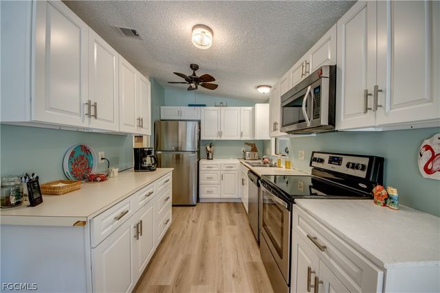 7169 Drum DR, St James City, FL 33956