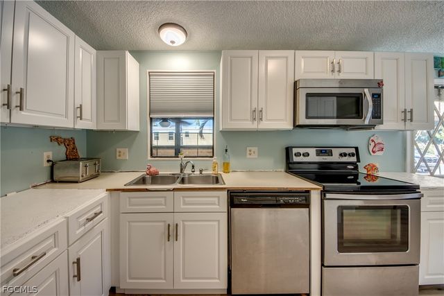 7169 Drum DR, St James City, FL 33956