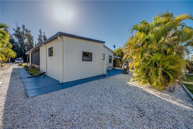 7169 Drum DR, St James City, FL 33956