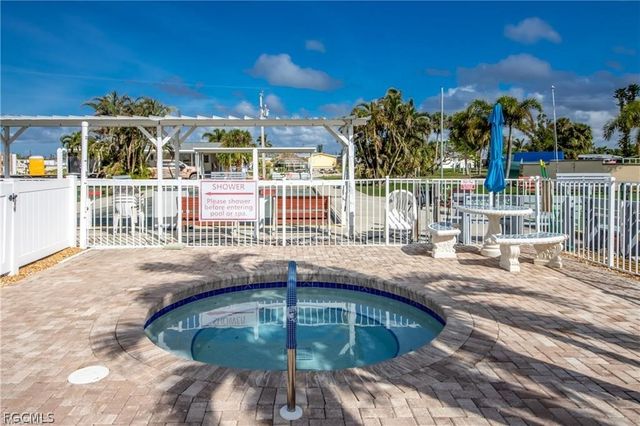 7169 Drum DR, St James City, FL 33956