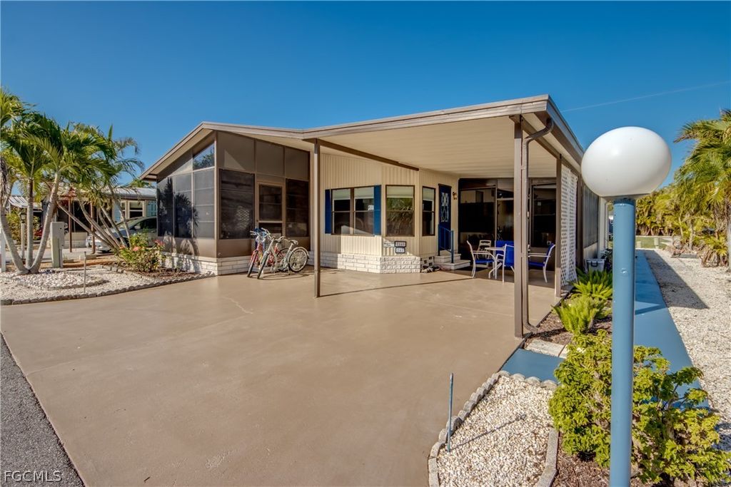 7169 Drum DR, St James City, FL 33956