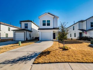 41 Trinity CIR, Lockhart, TX 78644