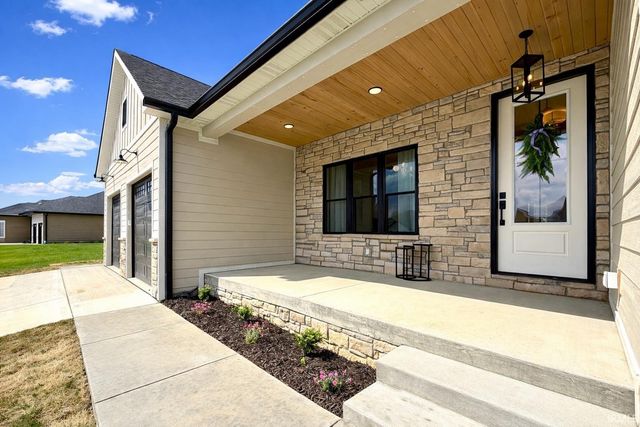 831 Spyglass Hill Drive, Bedford, IN 47421