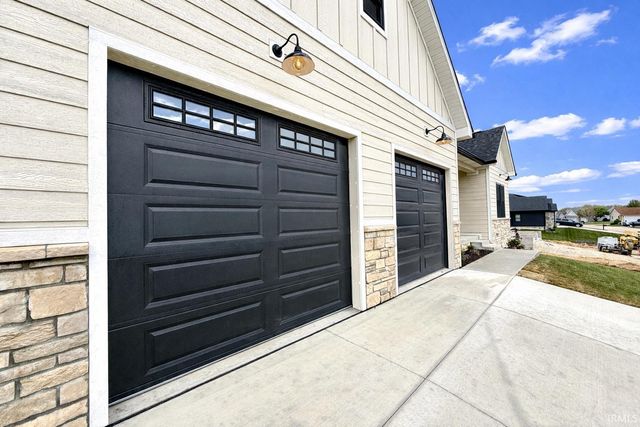 831 Spyglass Hill Drive, Bedford, IN 47421