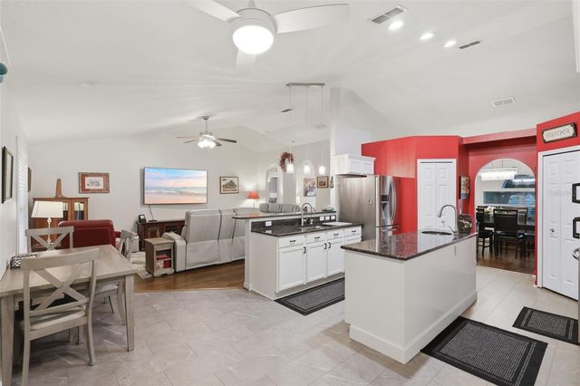 983 CASCADES PARK TRAIL, Deland, FL 32720