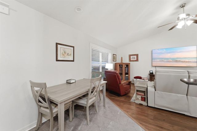 983 CASCADES PARK TRAIL, Deland, FL 32720