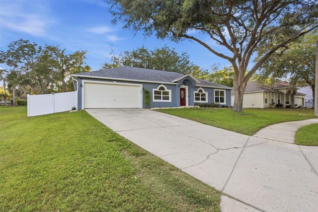 983 CASCADES PARK TRAIL, Deland, FL 32720