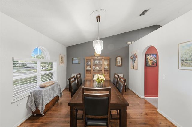 983 CASCADES PARK TRAIL, Deland, FL 32720