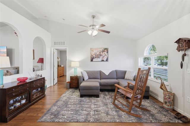 983 CASCADES PARK TRAIL, Deland, FL 32720