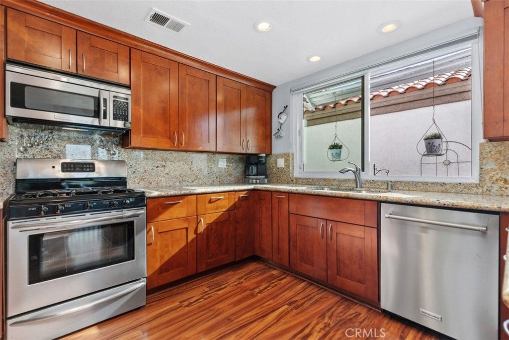 Image 14 of property listing at 28302 Alava, Mission Viejo, CA 92692