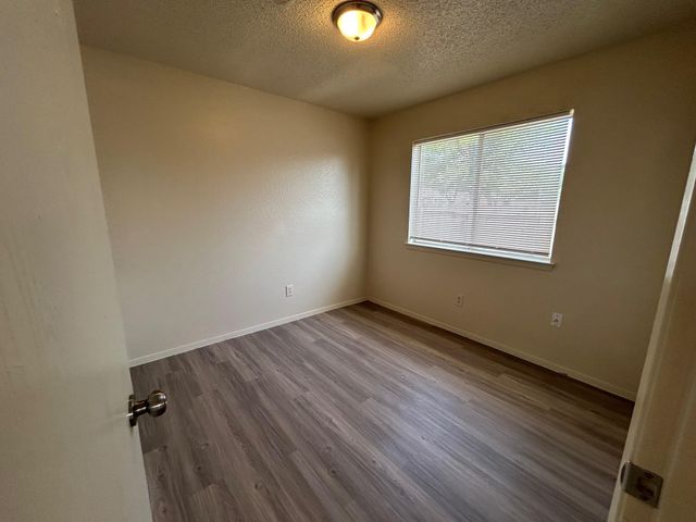 521 Greenlawn BLVD, Round Rock, TX 78664