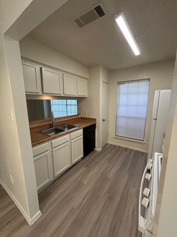 521 Greenlawn BLVD, Round Rock, TX 78664