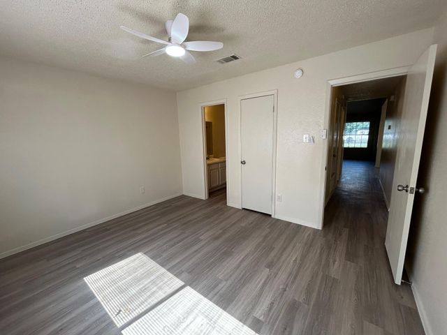521 Greenlawn BLVD, Round Rock, TX 78664
