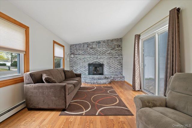22 Redpine Road, Medford, NY 11763