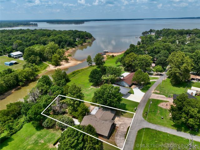 1791 W Mcgill Circle, Eufaula, OK 74432