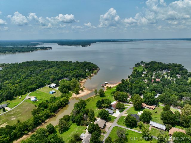 1791 W Mcgill Circle, Eufaula, OK 74432