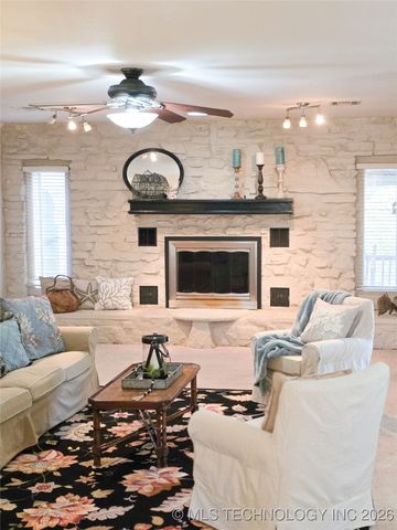 1791 W Mcgill Circle, Eufaula, OK 74432