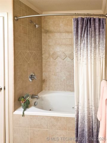 1791 W Mcgill Circle, Eufaula, OK 74432