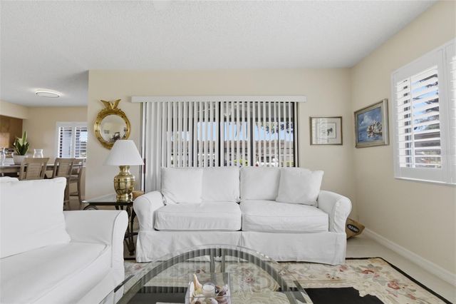 2701 COUNTRYSIDE BOULEVARD 101, Clearwater, FL 33761