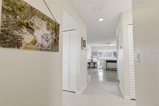 2701 COUNTRYSIDE BOULEVARD 101, Clearwater, FL 33761