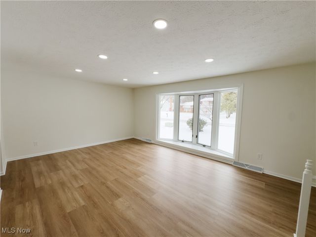 5024 Dorset Drive, Brooklyn Heights, OH 44131