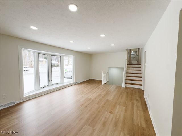 5024 Dorset Drive, Brooklyn Heights, OH 44131