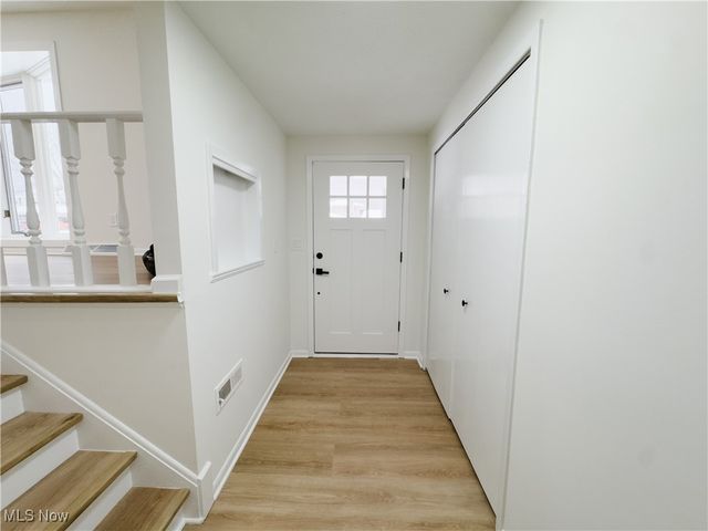 5024 Dorset Drive, Brooklyn Heights, OH 44131