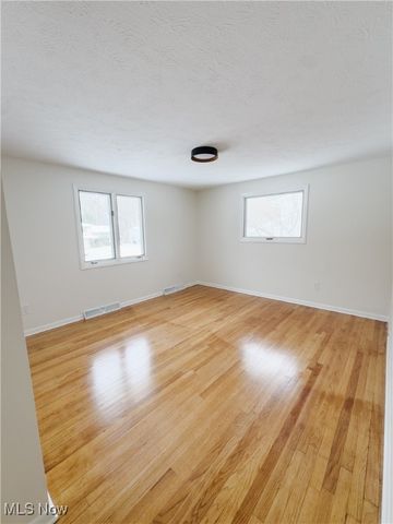 5024 Dorset Drive, Brooklyn Heights, OH 44131