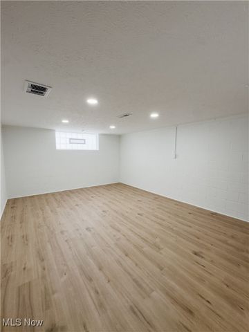 5024 Dorset Drive, Brooklyn Heights, OH 44131