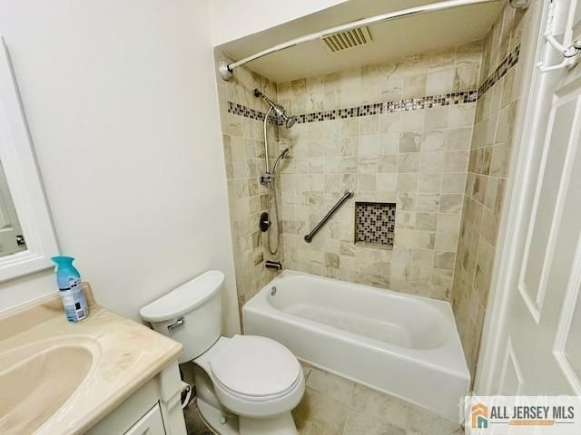 144 Beverly Hill Terrace B, Woodbridge Proper, NJ 07095