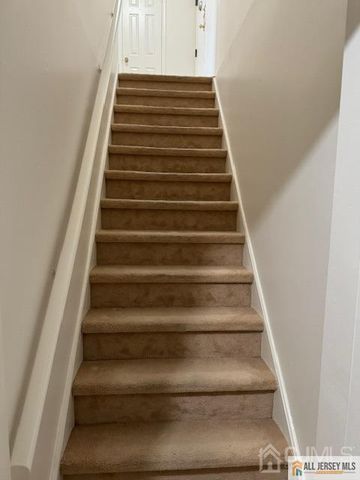 144 Beverly Hill Terrace B, Woodbridge Proper, NJ 07095
