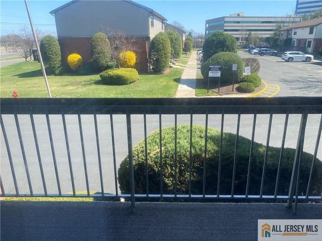 144 Beverly Hill Terrace B, Woodbridge Proper, NJ 07095