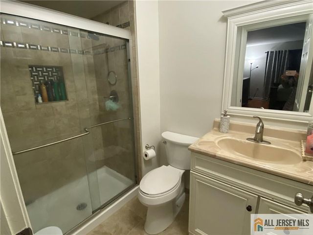 144 Beverly Hill Terrace B, Woodbridge Proper, NJ 07095