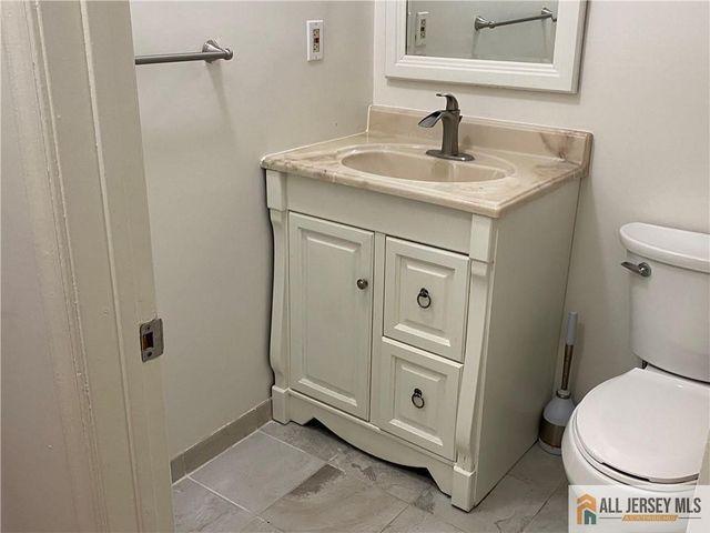 144 Beverly Hill Terrace B, Woodbridge Proper, NJ 07095
