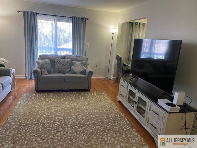 144 Beverly Hill Terrace B, Woodbridge Proper, NJ 07095