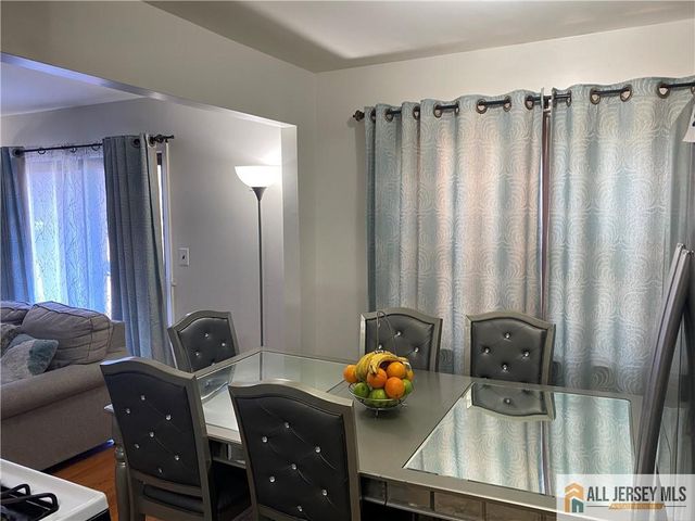 144 Beverly Hill Terrace B, Woodbridge Proper, NJ 07095