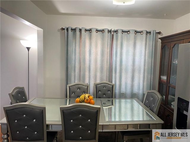 144 Beverly Hill Terrace B, Woodbridge Proper, NJ 07095
