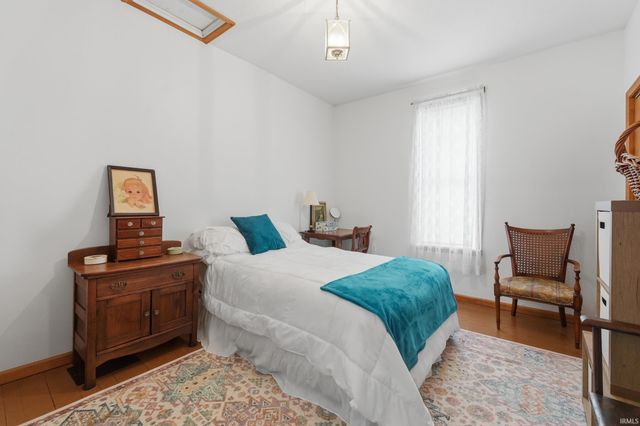 123 W 1st Street, Warren, IN 46750