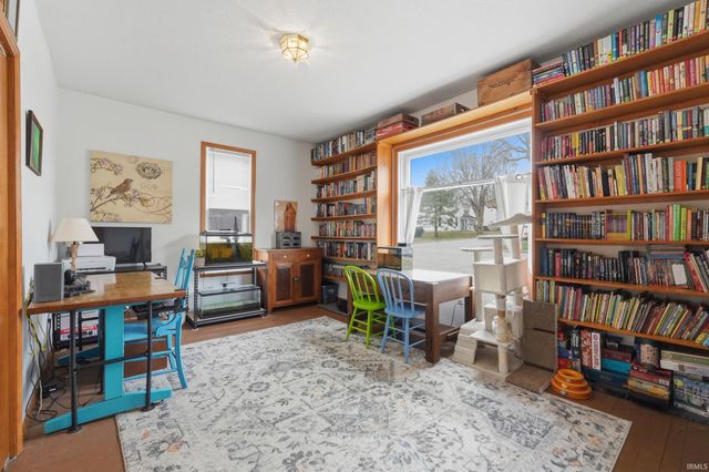 123 W 1st Street, Warren, IN 46750