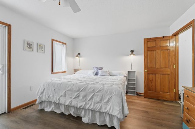 123 W 1st Street, Warren, IN 46750