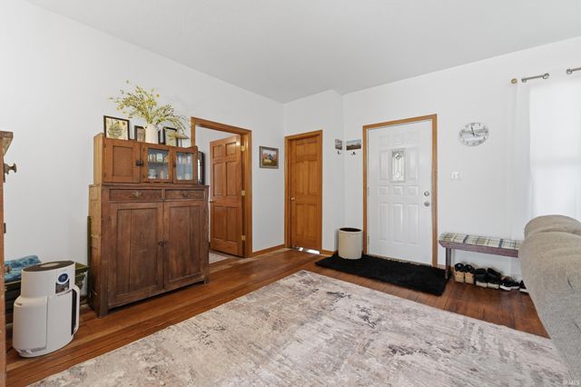 123 W 1st Street, Warren, IN 46750