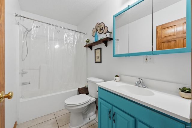 123 W 1st Street, Warren, IN 46750