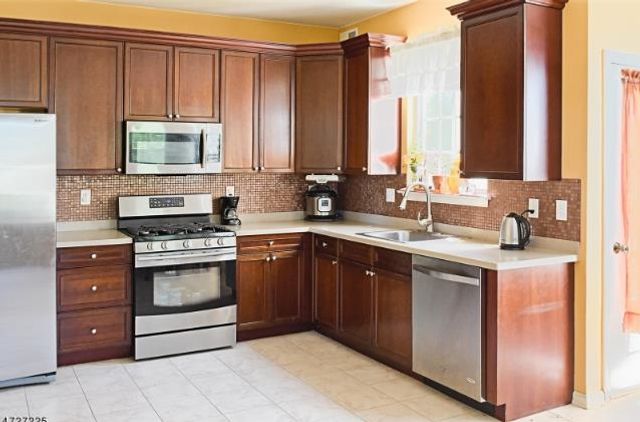 31 WINDING HILL DR, Mount Olive Township, NJ 07840