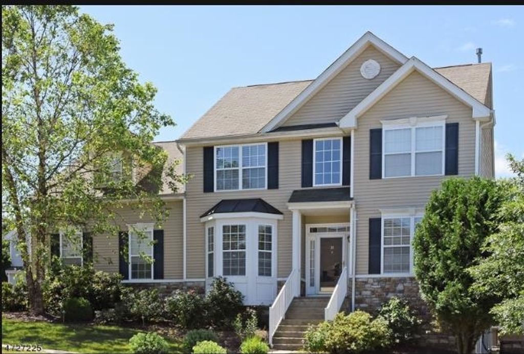 31 WINDING HILL DR, Mount Olive Township, NJ 07840